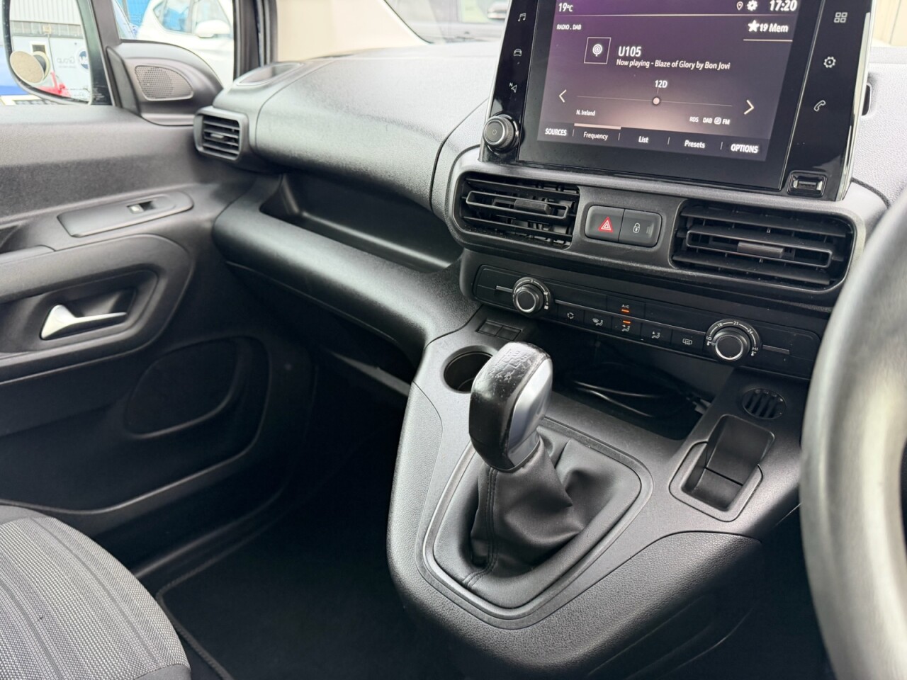 2020 VAUXHALL COMBO LIFE 1.5 Turbo D BlueInjection Energy MPV 5dr Diesel Manual Euro 6 (s/s) (7 Seat - vehicle photo 29 for sale on PureCar
