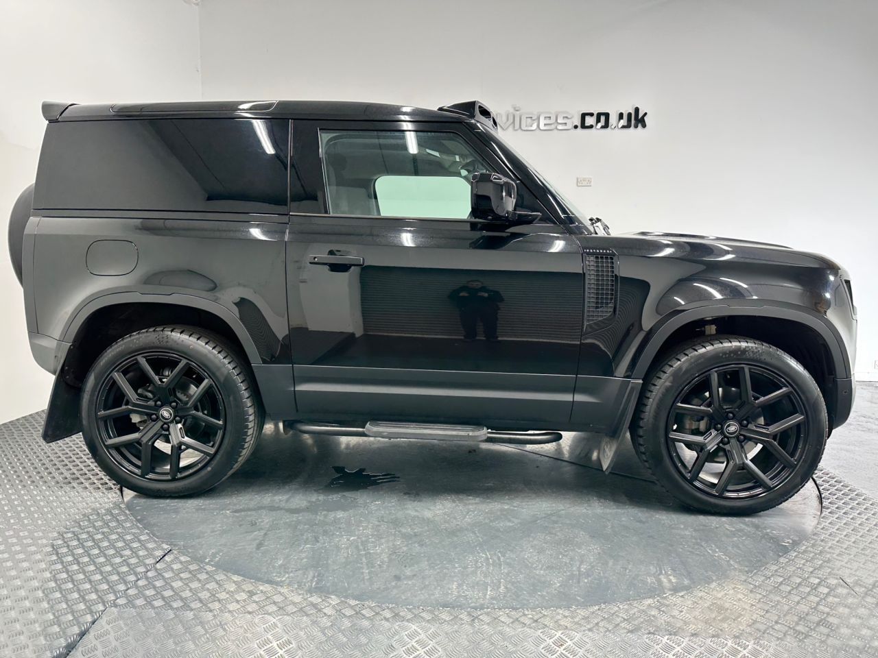 2023 LAND ROVER DEFENDER 90 3.0 D250 MHEV Hard Top SUV 3dr Diesel Auto 4WD SWB Euro 6 (s/s) (250 ps) - vehicle photo 2 for sale on PureCar