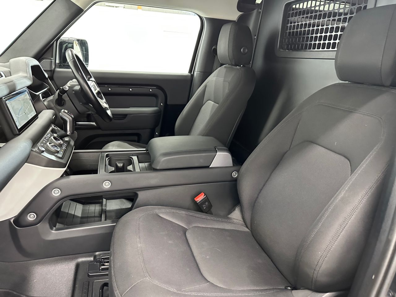 2023 LAND ROVER DEFENDER 90 3.0 D250 MHEV Hard Top SUV 3dr Diesel Auto 4WD SWB Euro 6 (s/s) (250 ps) - vehicle photo 10 for sale on PureCar
