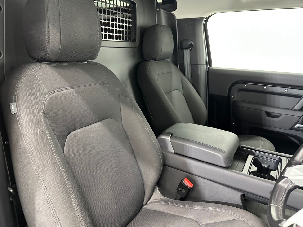 2023 LAND ROVER DEFENDER 90 3.0 D250 MHEV Hard Top SUV 3dr Diesel Auto 4WD SWB Euro 6 (s/s) (250 ps) - vehicle photo 13 for sale on PureCar