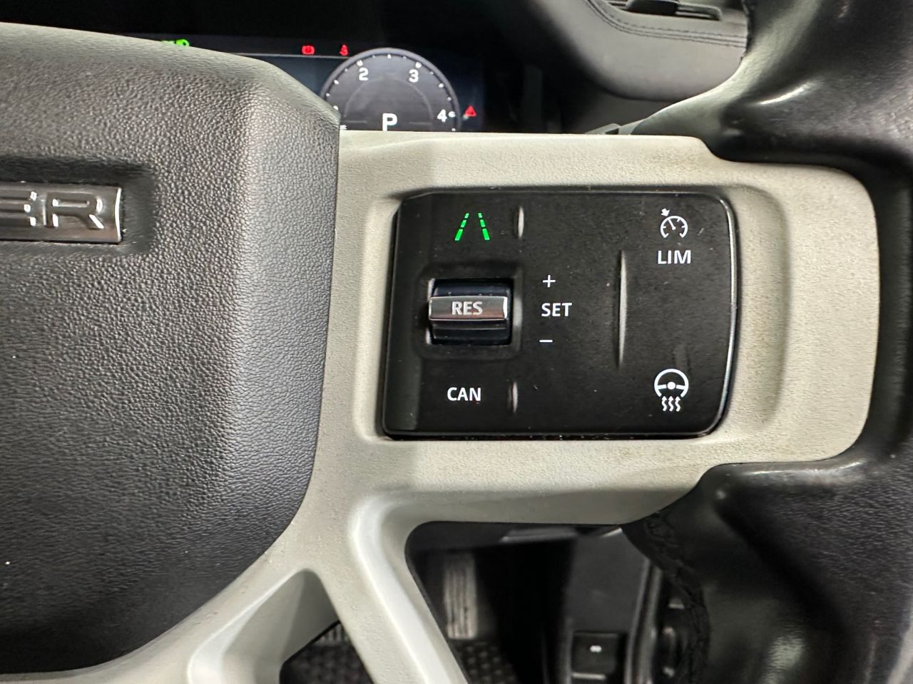 2023 LAND ROVER DEFENDER 90 3.0 D250 MHEV Hard Top SUV 3dr Diesel Auto 4WD SWB Euro 6 (s/s) (250 ps) - vehicle photo 19 for sale on PureCar