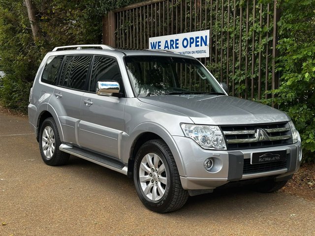 2011 mitsubishi shogun 3.2 di-dc elegance suv 5dr diesel auto 4wd euro 5 long wheel base 7 seater year 2011 mileage 76,000... photo
