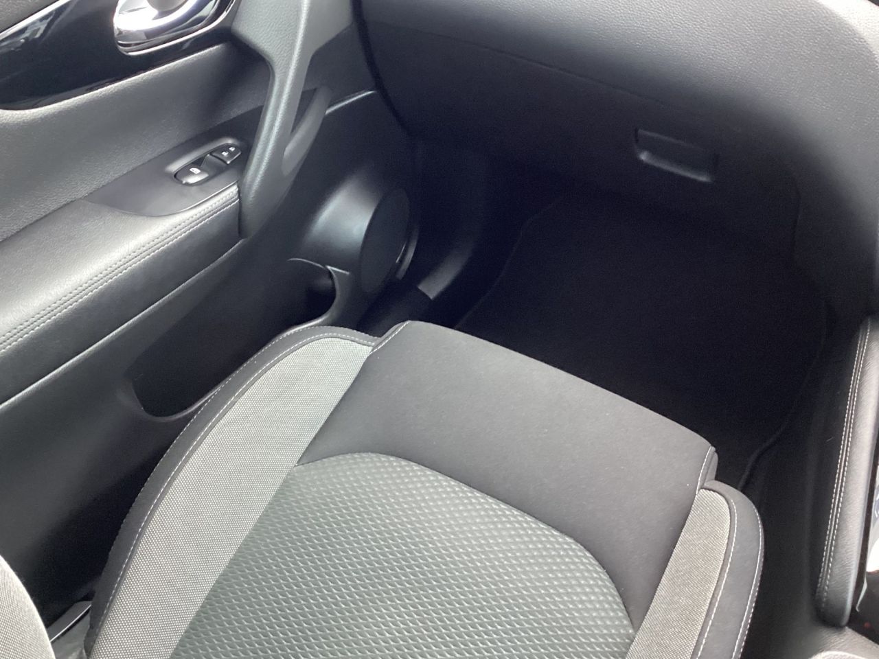 2019 NISSAN QASHQAI 1.3 DIG-T N-Connecta SUV 5dr Petrol DCT Auto Euro 6 (s/s) (160 ps) 1 Owner, - vehicle photo 25 for sale on PureCar