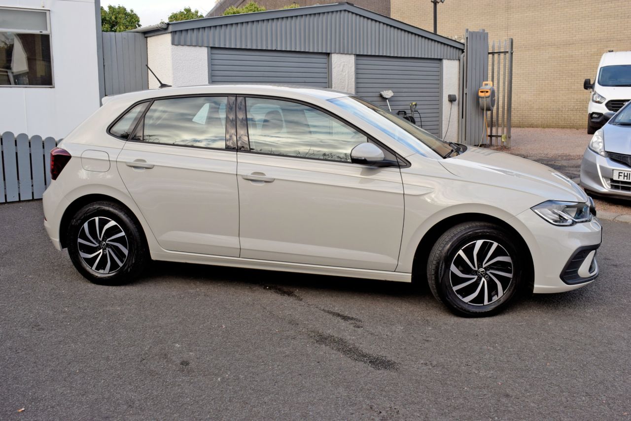 2024 VOLKSWAGEN POLO 1.0 EVO Life Hatchback 5dr Petrol Manual Euro 6 (s/s) (80 ps) 1 Owner, Full - vehicle photo 3 for sale on PureCar