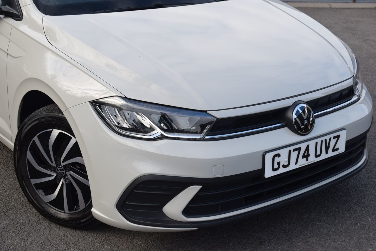 2024 VOLKSWAGEN POLO 1.0 EVO Life Hatchback 5dr Petrol Manual Euro 6 (s/s) (80 ps) 1 Owner, Full - vehicle photo 11 for sale on PureCar
