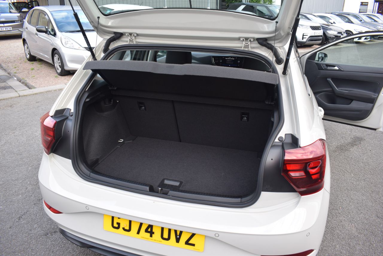 2024 VOLKSWAGEN POLO 1.0 EVO Life Hatchback 5dr Petrol Manual Euro 6 (s/s) (80 ps) 1 Owner, Full - vehicle photo 17 for sale on PureCar