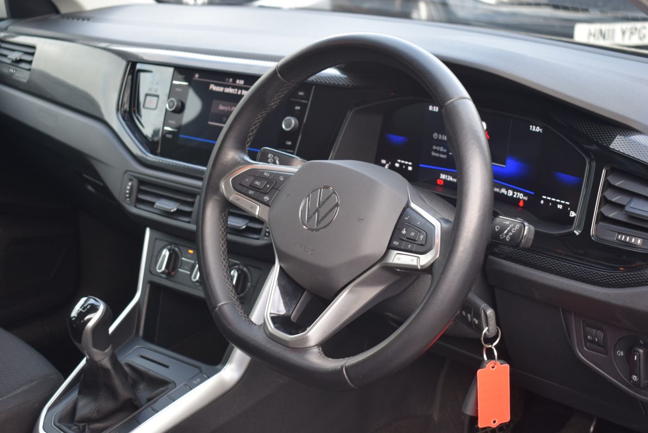 2024 VOLKSWAGEN POLO 1.0 EVO Life Hatchback 5dr Petrol Manual Euro 6 (s/s) (80 ps) 1 Owner, Full - vehicle photo 18 for sale on PureCar
