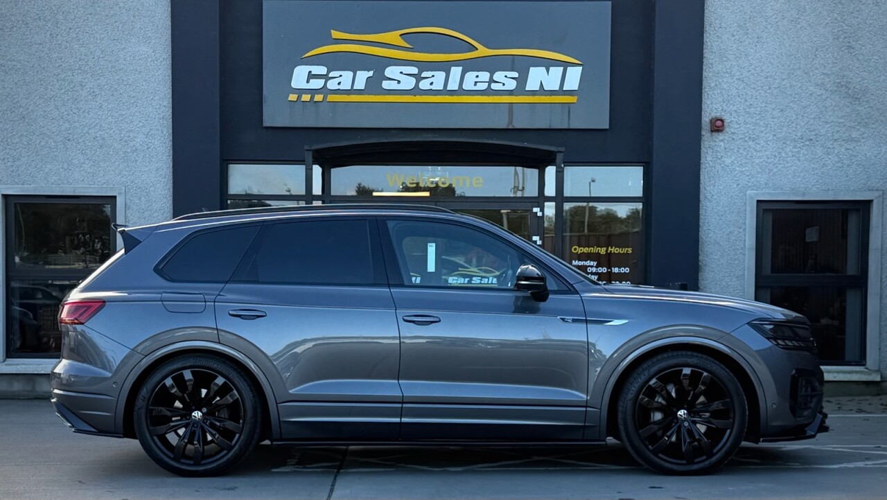 2023 VOLKSWAGEN TOUAREG 3.0 TDI V6 Black Edition SUV 5dr Diesel Tiptronic 4Motion Euro 6 (s/s) (231 - vehicle photo 3 for sale on PureCar