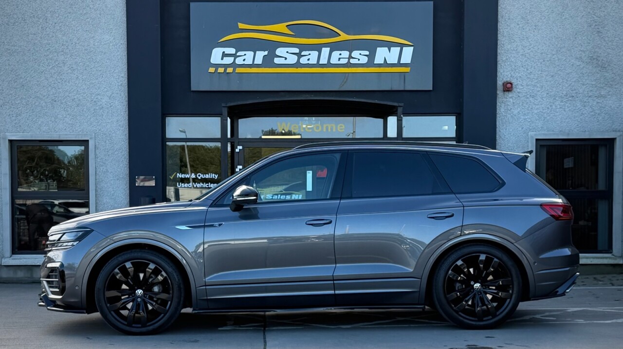 2023 VOLKSWAGEN TOUAREG 3.0 TDI V6 Black Edition SUV 5dr Diesel Tiptronic 4Motion Euro 6 (s/s) (231 - vehicle photo 4 for sale on PureCar