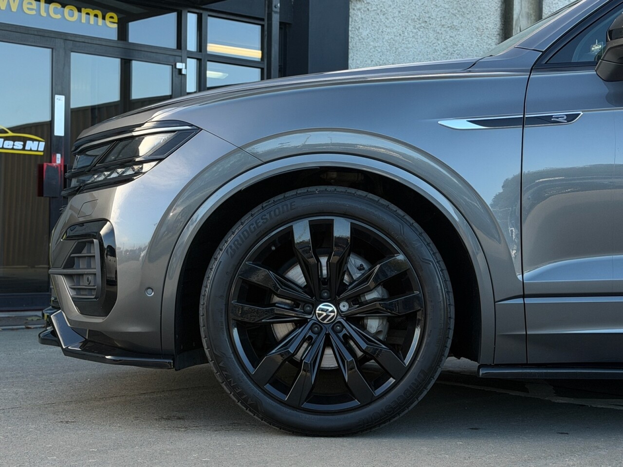 2023 VOLKSWAGEN TOUAREG 3.0 TDI V6 Black Edition SUV 5dr Diesel Tiptronic 4Motion Euro 6 (s/s) (231 - vehicle photo 8 for sale on PureCar