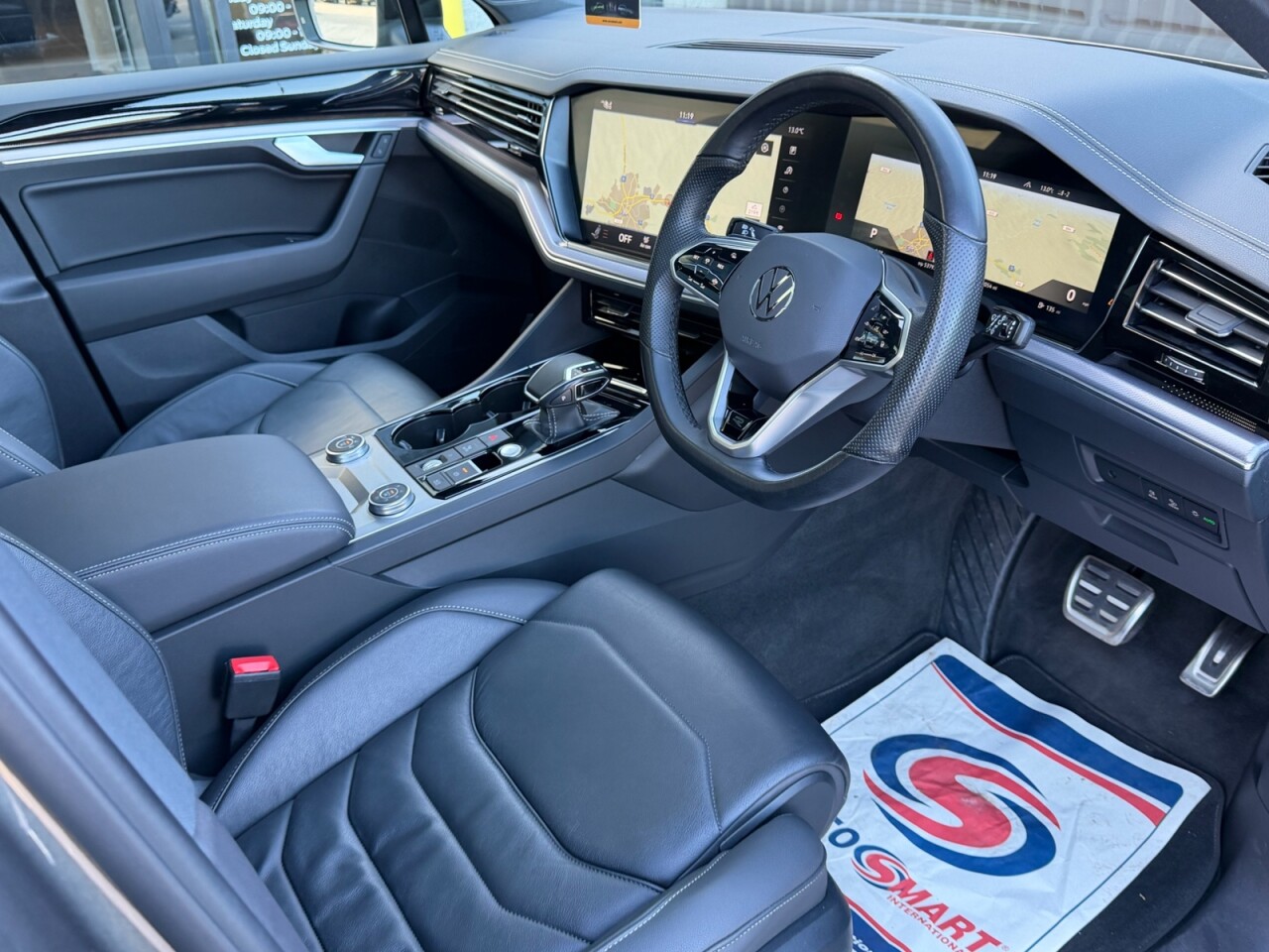 2023 VOLKSWAGEN TOUAREG 3.0 TDI V6 Black Edition SUV 5dr Diesel Tiptronic 4Motion Euro 6 (s/s) (231 - vehicle photo 9 for sale on PureCar