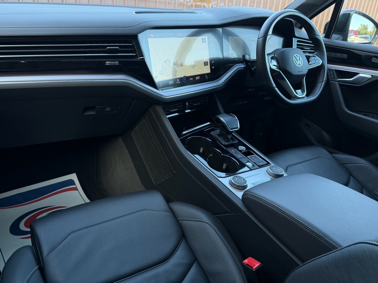 2023 VOLKSWAGEN TOUAREG 3.0 TDI V6 Black Edition SUV 5dr Diesel Tiptronic 4Motion Euro 6 (s/s) (231 - vehicle photo 10 for sale on PureCar