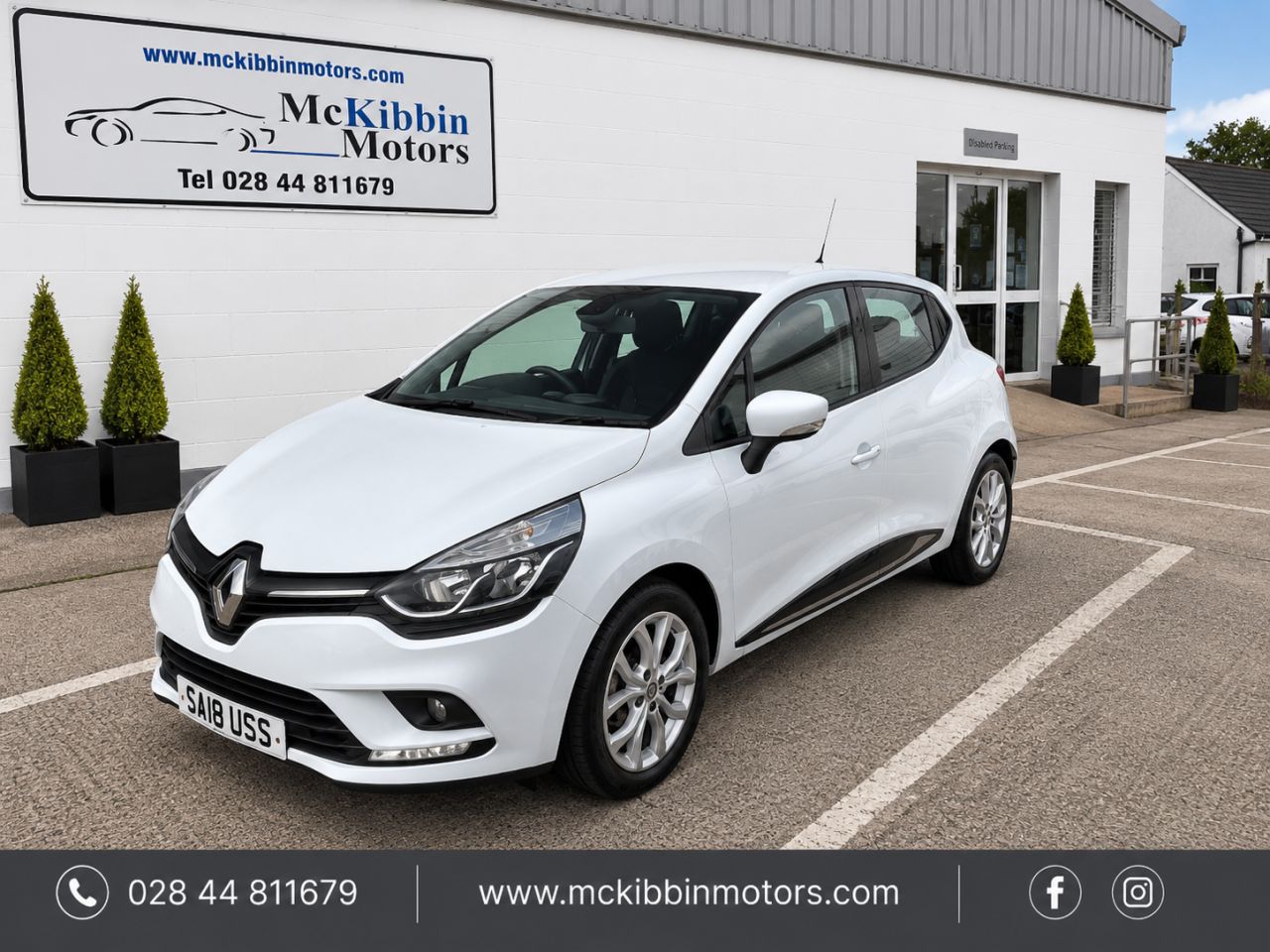 2018 RENAULT CLIO 1.2 16V Dynamique Nav - vehicle photo 5 for sale on PureCar