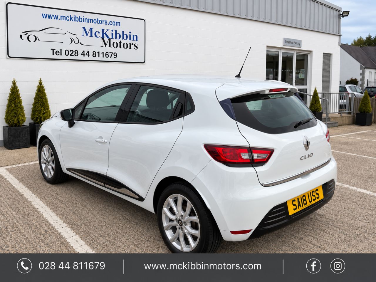 2018 RENAULT CLIO 1.2 16V Dynamique Nav - vehicle photo 6 for sale on PureCar