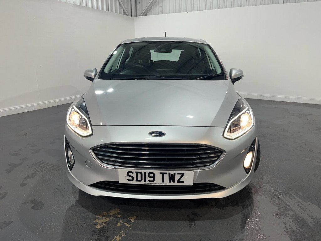 2019 Ford Fiesta — image 2