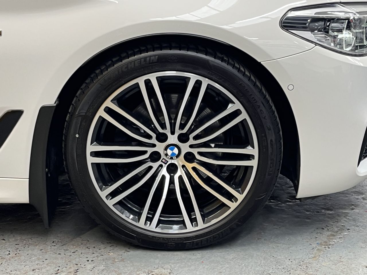 2019 BMW 5 SERIES 2.0 520d M Sport Saloon 4dr Diesel Auto Euro 6 (s/s) (190 ps) - vehicle photo 8 for sale on PureCar