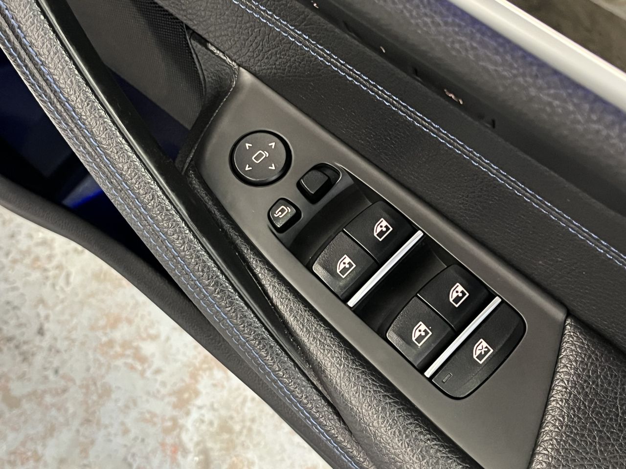 2019 BMW 5 SERIES 2.0 520d M Sport Saloon 4dr Diesel Auto Euro 6 (s/s) (190 ps) - vehicle photo 27 for sale on PureCar