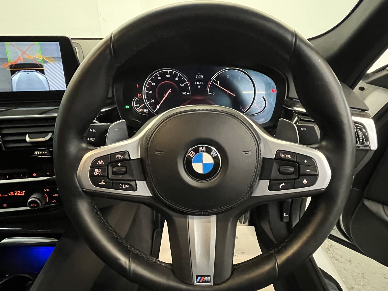 2019 BMW 5 SERIES 2.0 520d M Sport Saloon 4dr Diesel Auto Euro 6 (s/s) (190 ps) - vehicle photo 38 for sale on PureCar