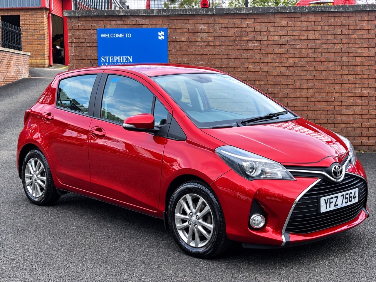 TOYOTA YARIS 2015