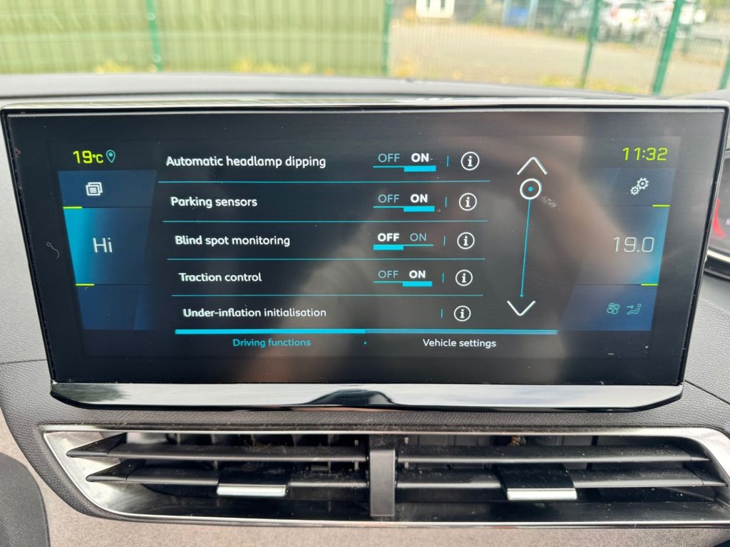 2023 Peugeot 3008 — image 35