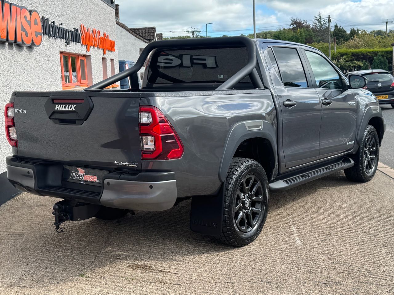 2021 TOYOTA HILUX 2.8 D-4D Invincible X Pickup Double Cab 4dr Diesel Auto 4WD Euro 6 (s/s) (2 - vehicle photo 4 for sale on PureCar