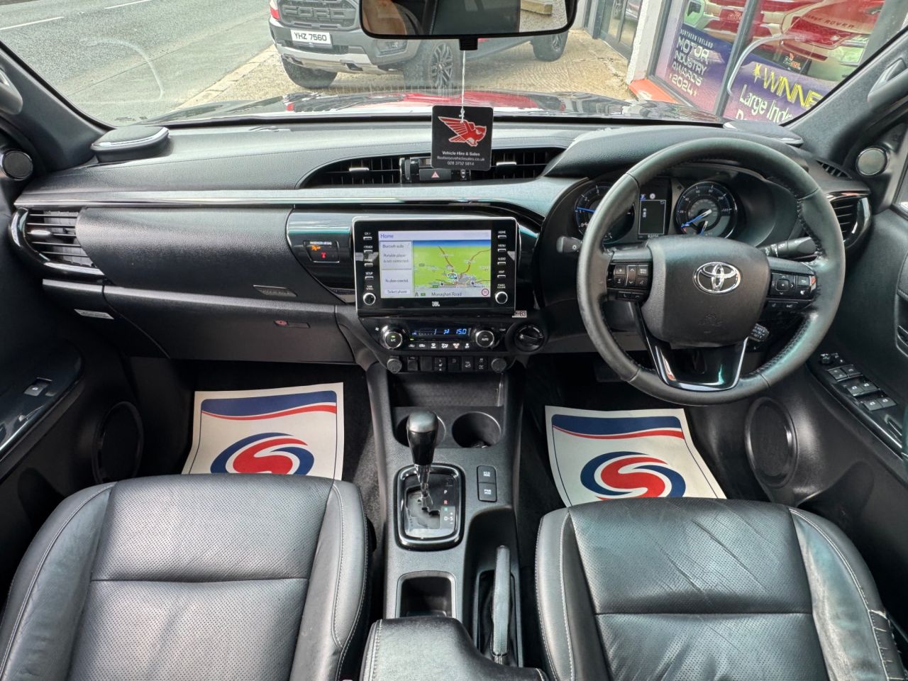 2021 TOYOTA HILUX 2.8 D-4D Invincible X Pickup Double Cab 4dr Diesel Auto 4WD Euro 6 (s/s) (2 - vehicle photo 11 for sale on PureCar