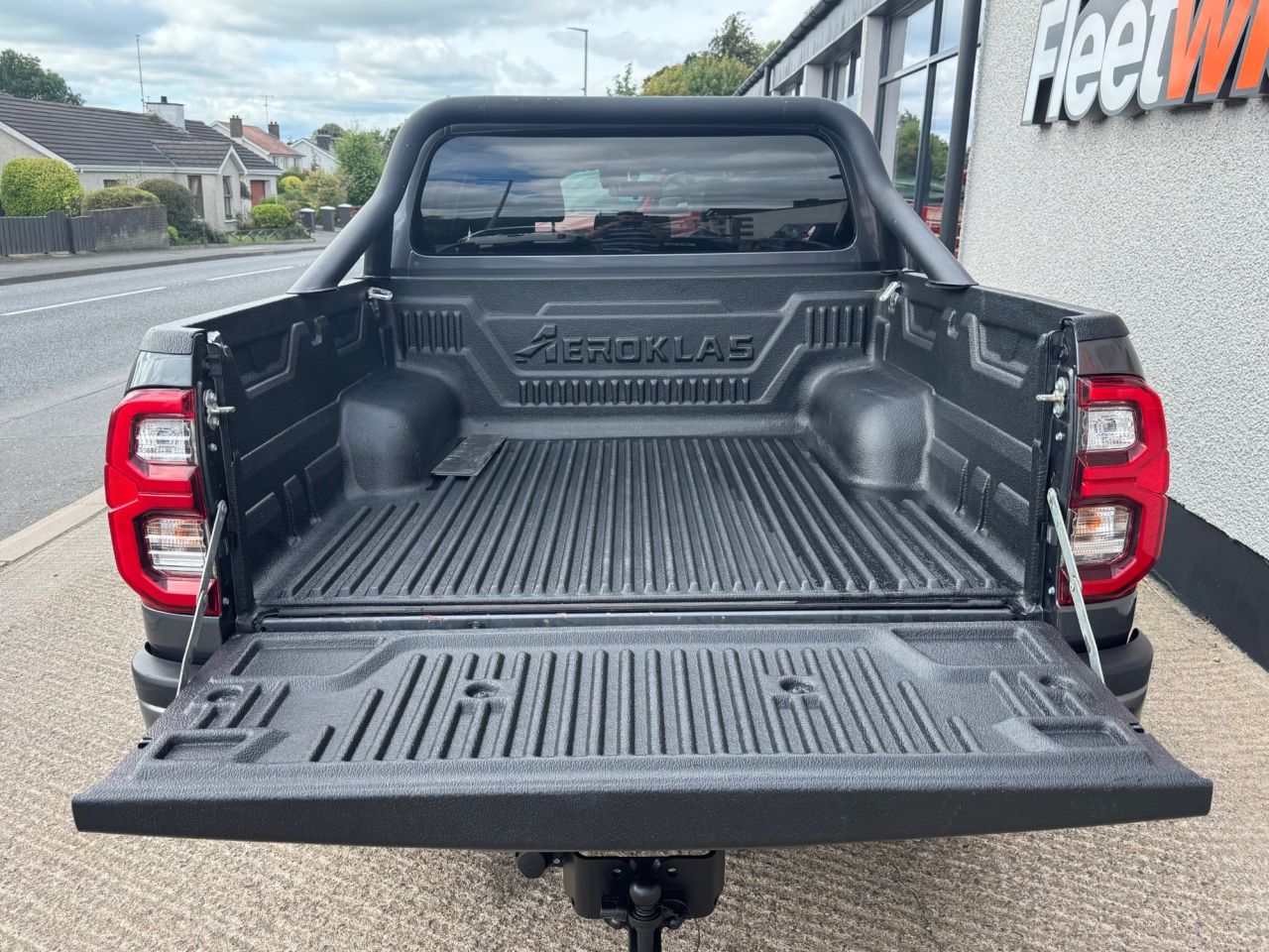 2021 TOYOTA HILUX 2.8 D-4D Invincible X Pickup Double Cab 4dr Diesel Auto 4WD Euro 6 (s/s) (2 - vehicle photo 12 for sale on PureCar