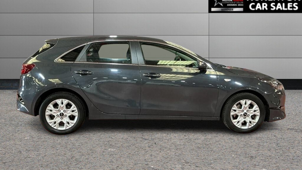2021 Kia Ceed — image 2