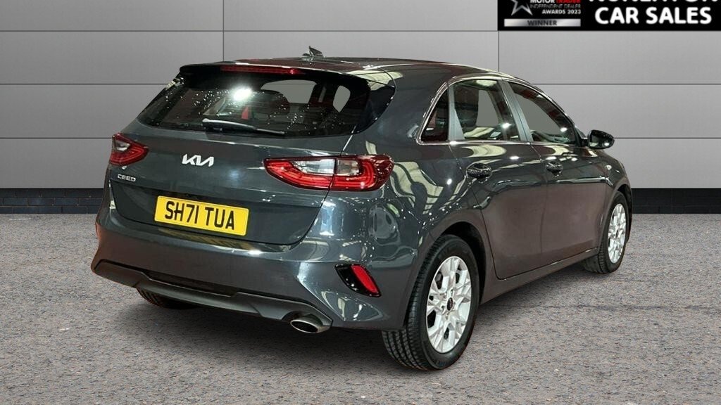 2021 Kia Ceed — image 3