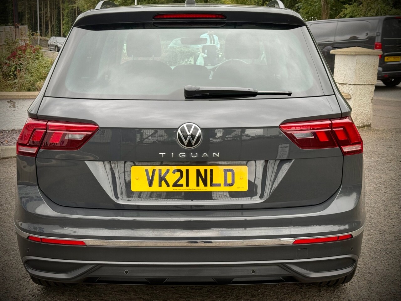 2021 VOLKSWAGEN TIGUAN 2.0 TDI Life SUV 5dr Diesel DSG Euro 6 (s/s) (150 ps) - vehicle photo 6 for sale on PureCar