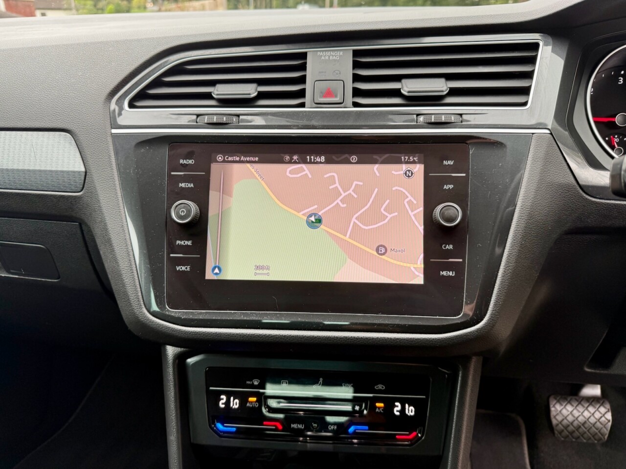 2021 VOLKSWAGEN TIGUAN 2.0 TDI Life SUV 5dr Diesel DSG Euro 6 (s/s) (150 ps) - vehicle photo 14 for sale on PureCar