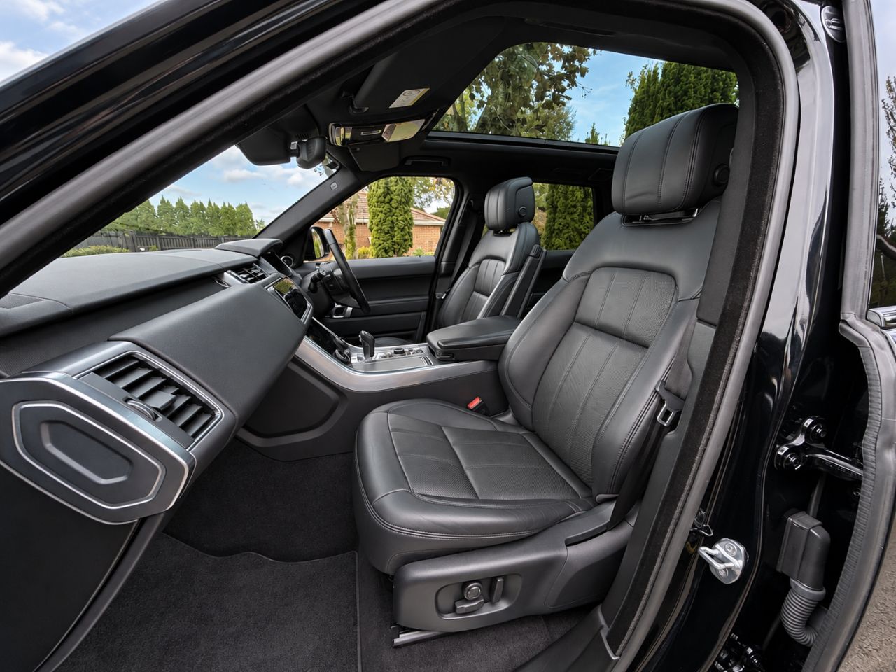 2018 LAND ROVER RANGE ROVER SPORT 3.0 SD V6 HSE SUV 5dr Diesel Auto 4WD Euro 6 (s/s) (306 ps) - vehicle photo 13 for sale on PureCar