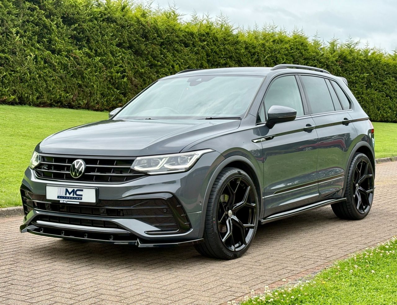 2023 VOLKSWAGEN TIGUAN 1.5 TSI R-Line Edition SUV 5dr Petrol DSG Euro 6 (s/s) (150 ps) - vehicle photo 2 for sale on PureCar