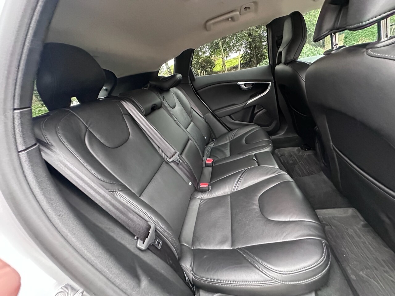 2019 VOLVO V40 1.5 T2 Momentum Edition Hatchback 5dr Petrol Auto Euro 6 (s/s) (122 ps) - vehicle photo 8 for sale on PureCar