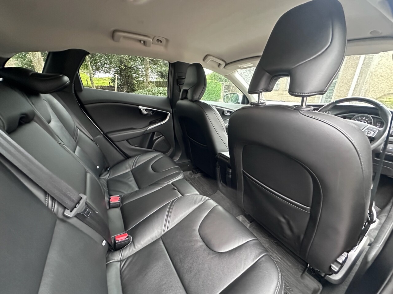 2019 VOLVO V40 1.5 T2 Momentum Edition Hatchback 5dr Petrol Auto Euro 6 (s/s) (122 ps) - vehicle photo 10 for sale on PureCar
