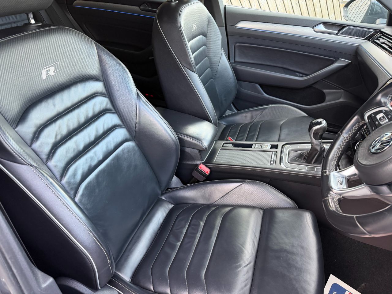 2019 VOLKSWAGEN ARTEON 2.0 TDI R-Line Fastback 5dr Diesel Manual Euro 6 (s/s) (150 ps) - vehicle photo 9 for sale on PureCar