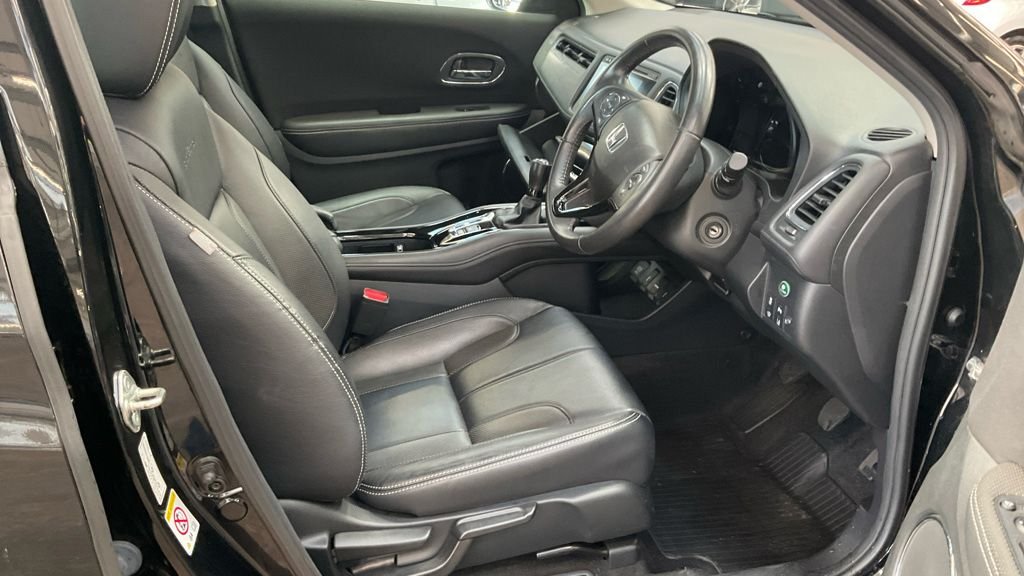 2017 Honda HR-V — image 2