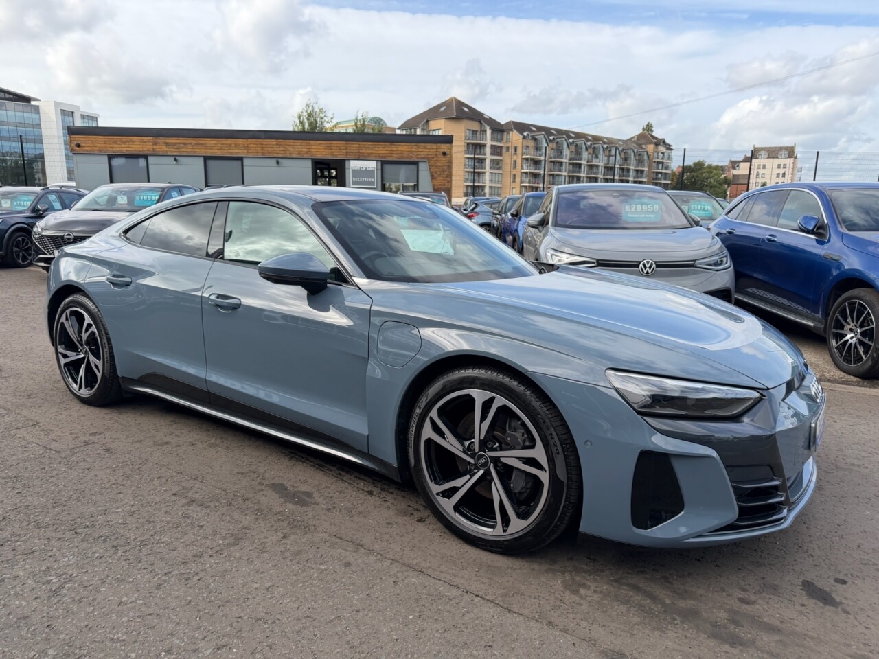 2023 AUDI E-TRON GT 93.4kWh Saloon 4dr Electric Auto quattro (476 ps) ONLY 28874 GENUINE LOW MI - vehicle photo 2 for sale on PureCar