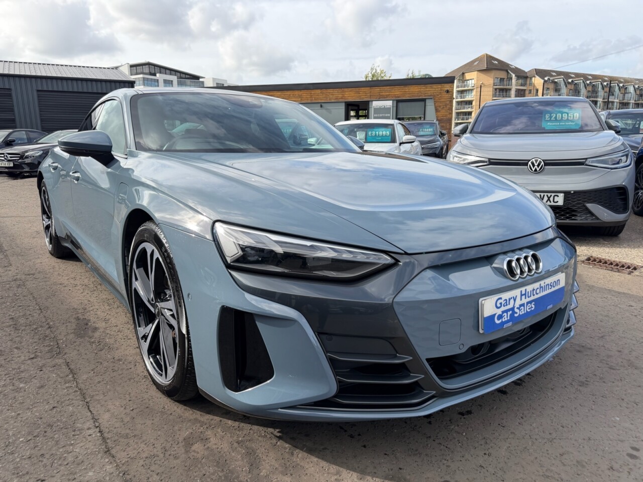 2023 AUDI E-TRON GT 93.4kWh Saloon 4dr Electric Auto quattro (476 ps) ONLY 28874 GENUINE LOW MI - vehicle photo 9 for sale on PureCar