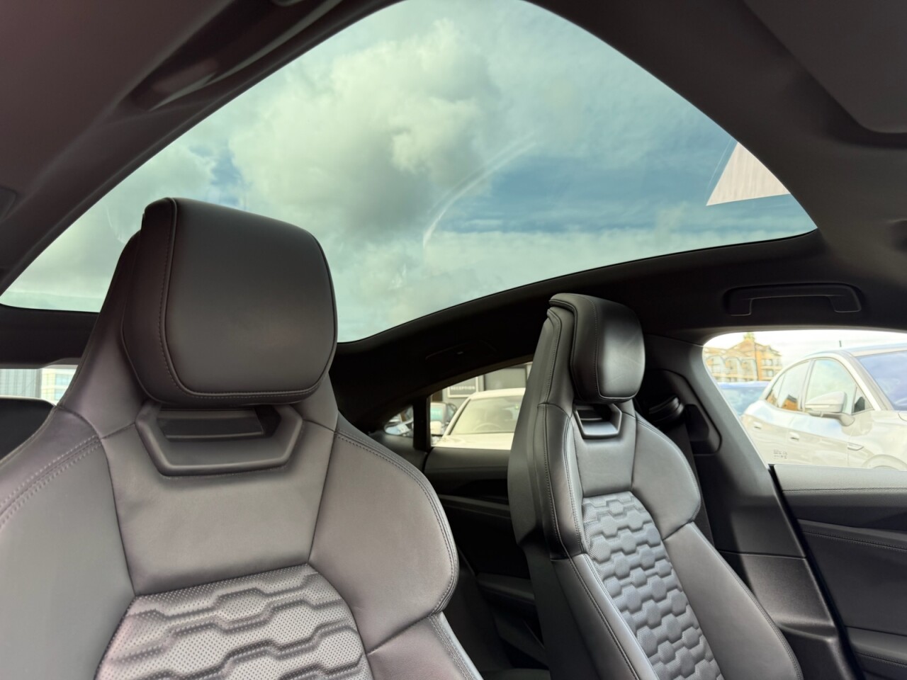 2023 AUDI E-TRON GT 93.4kWh Saloon 4dr Electric Auto quattro (476 ps) ONLY 28874 GENUINE LOW MI - vehicle photo 25 for sale on PureCar