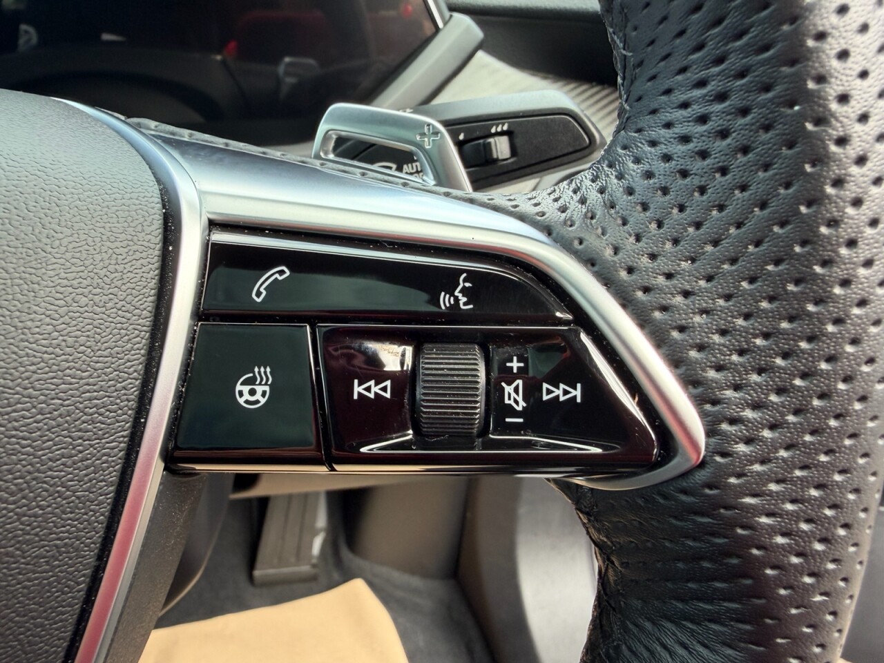 2023 AUDI E-TRON GT 93.4kWh Saloon 4dr Electric Auto quattro (476 ps) ONLY 28874 GENUINE LOW MI - vehicle photo 31 for sale on PureCar