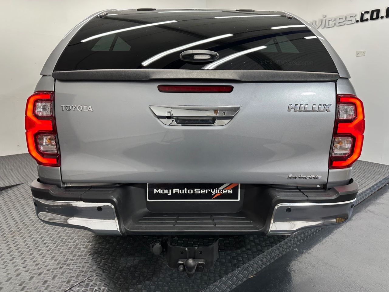 2022 TOYOTA HILUX 2.8 D-4D Invincible Pickup Double Cab 4dr Diesel Auto 4WD Euro 6 (s/s) (204 - vehicle photo 4 for sale on PureCar