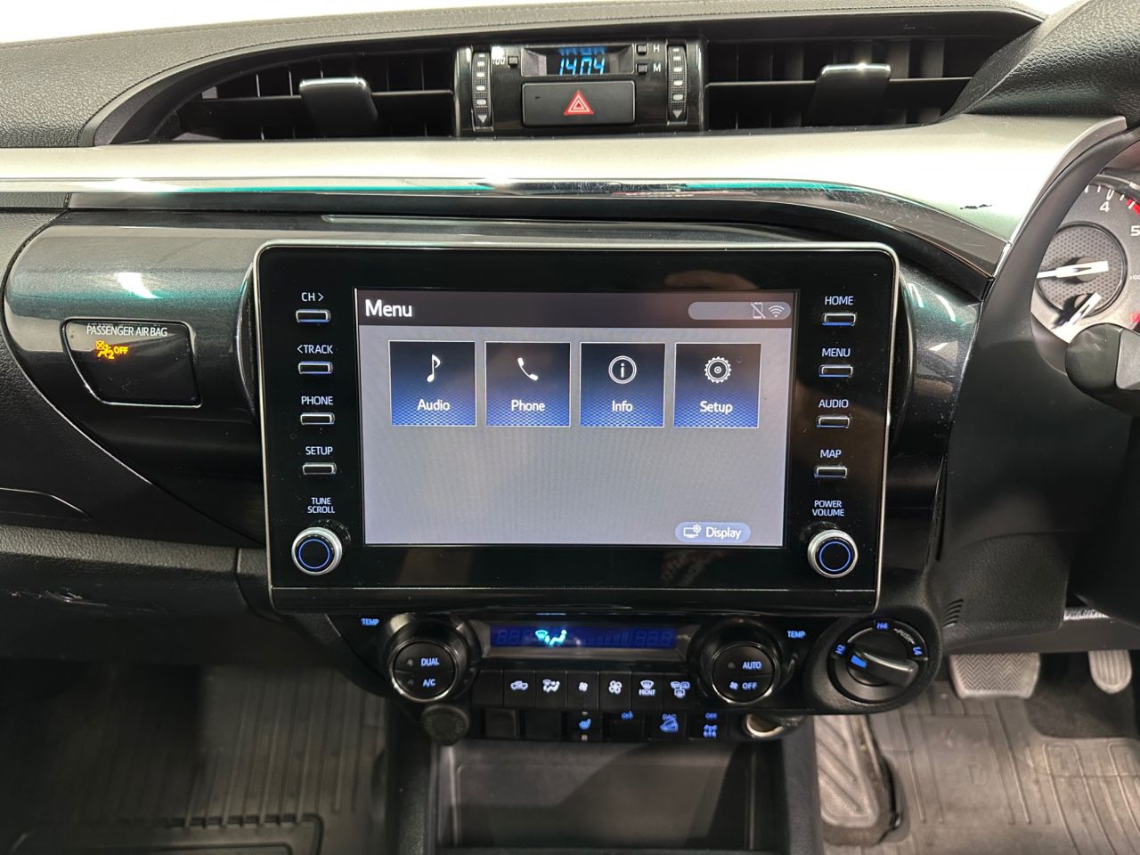 2022 TOYOTA HILUX 2.8 D-4D Invincible Pickup Double Cab 4dr Diesel Auto 4WD Euro 6 (s/s) (204 - vehicle photo 20 for sale on PureCar