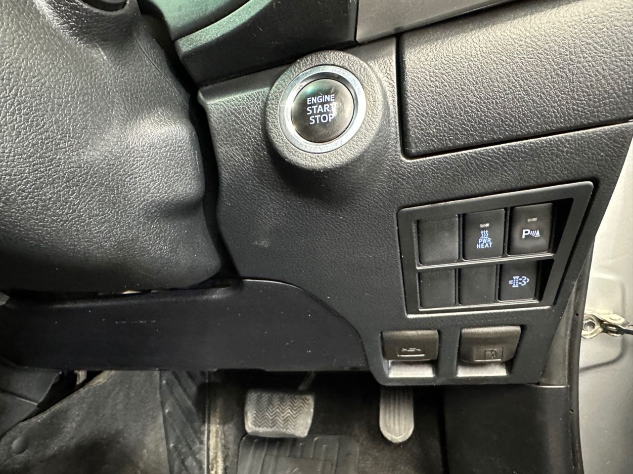 2022 TOYOTA HILUX 2.8 D-4D Invincible Pickup Double Cab 4dr Diesel Auto 4WD Euro 6 (s/s) (204 - vehicle photo 22 for sale on PureCar