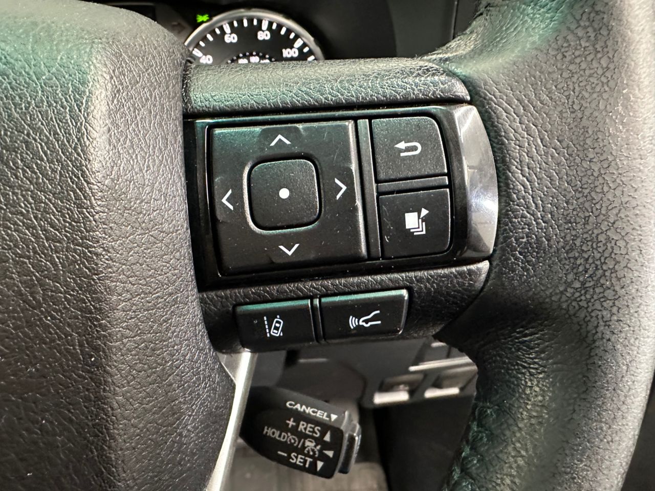 2022 TOYOTA HILUX 2.8 D-4D Invincible Pickup Double Cab 4dr Diesel Auto 4WD Euro 6 (s/s) (204 - vehicle photo 23 for sale on PureCar