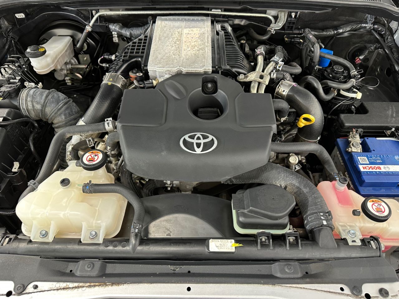 2022 TOYOTA HILUX 2.8 D-4D Invincible Pickup Double Cab 4dr Diesel Auto 4WD Euro 6 (s/s) (204 - vehicle photo 29 for sale on PureCar