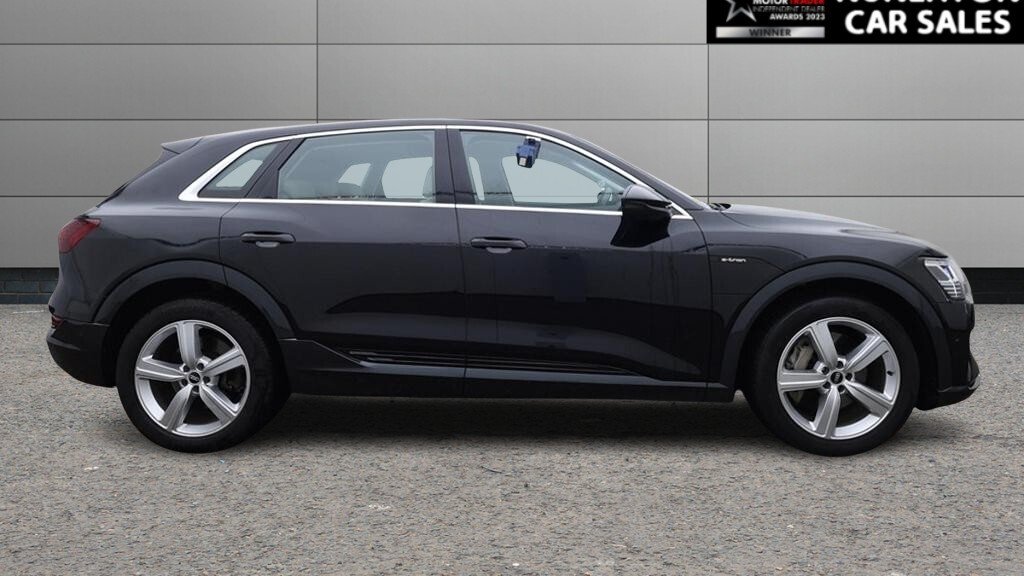 2020 Audi E-Tron — image 2