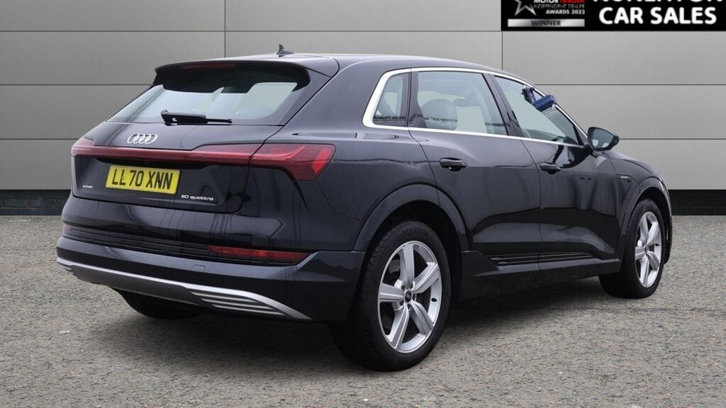 2020 Audi E-Tron — image 3
