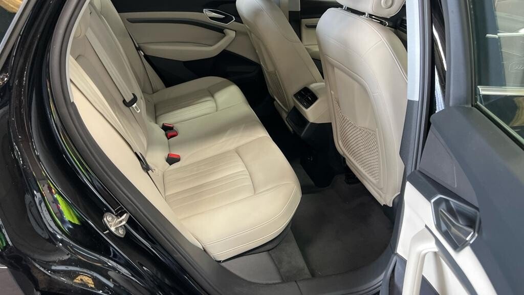 2020 Audi E-Tron — image 10