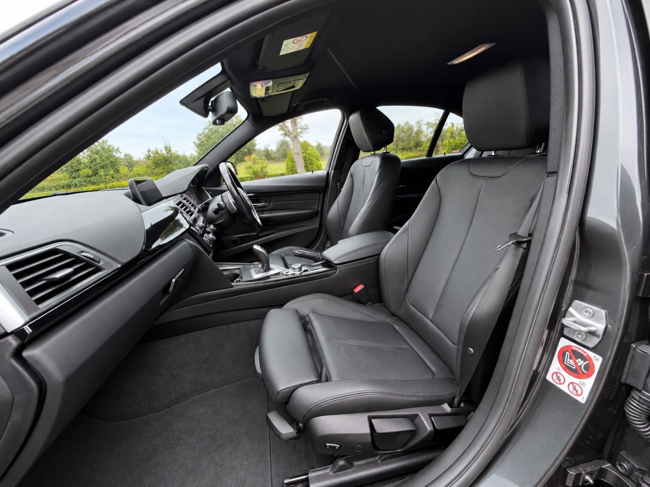 2016 BMW 3 SERIES 3.0 330d M Sport Saloon 4dr Diesel Auto Euro 6 (s/s) (258 ps) LCI MODEL + X - vehicle photo 8 for sale on PureCar